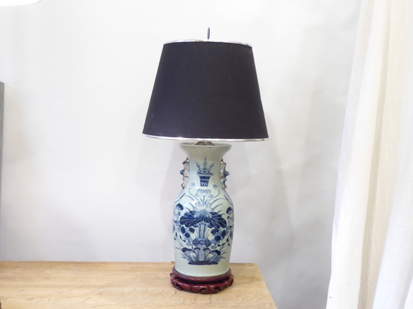 Antique Chinese Porcelain Lamp