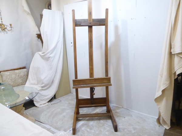 Easel