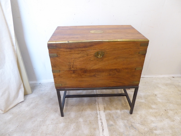 Camphorwood Box on Stand